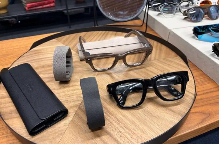 Meta Ray-Ban Display: AR glasses that finally make sense